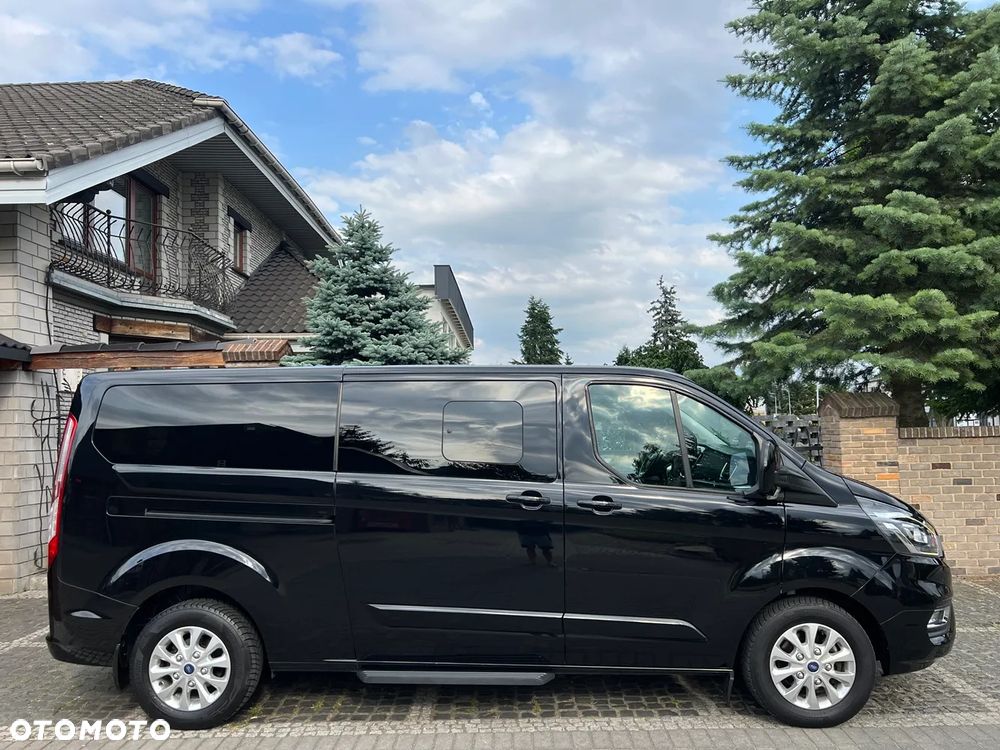 Ford Tourneo Custom - 11
