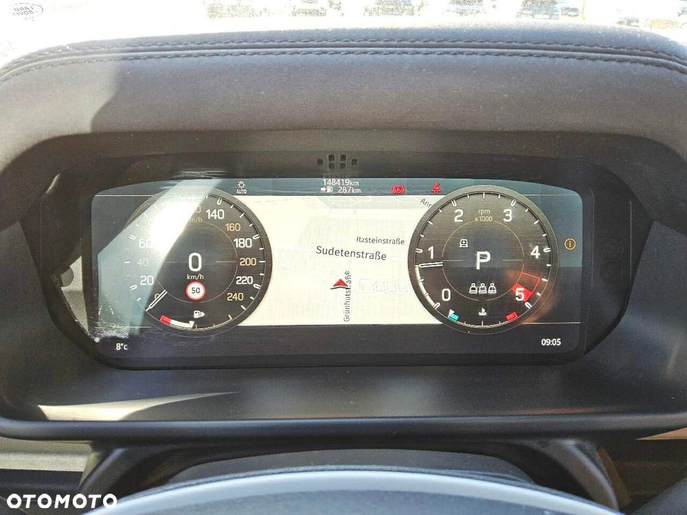 Land Rover Defender 110 D300 X-Dynamic S - 10