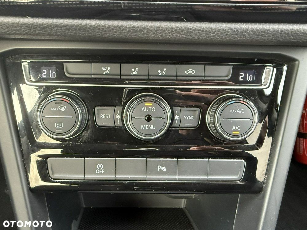 Volkswagen Touran 1.4 TSI (BlueMotion Technology) SOUND - 27