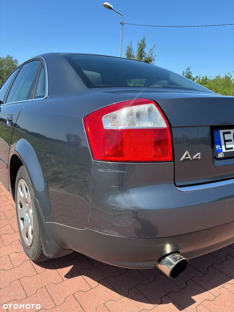 Audi A4 Limousine 1.8T - 12