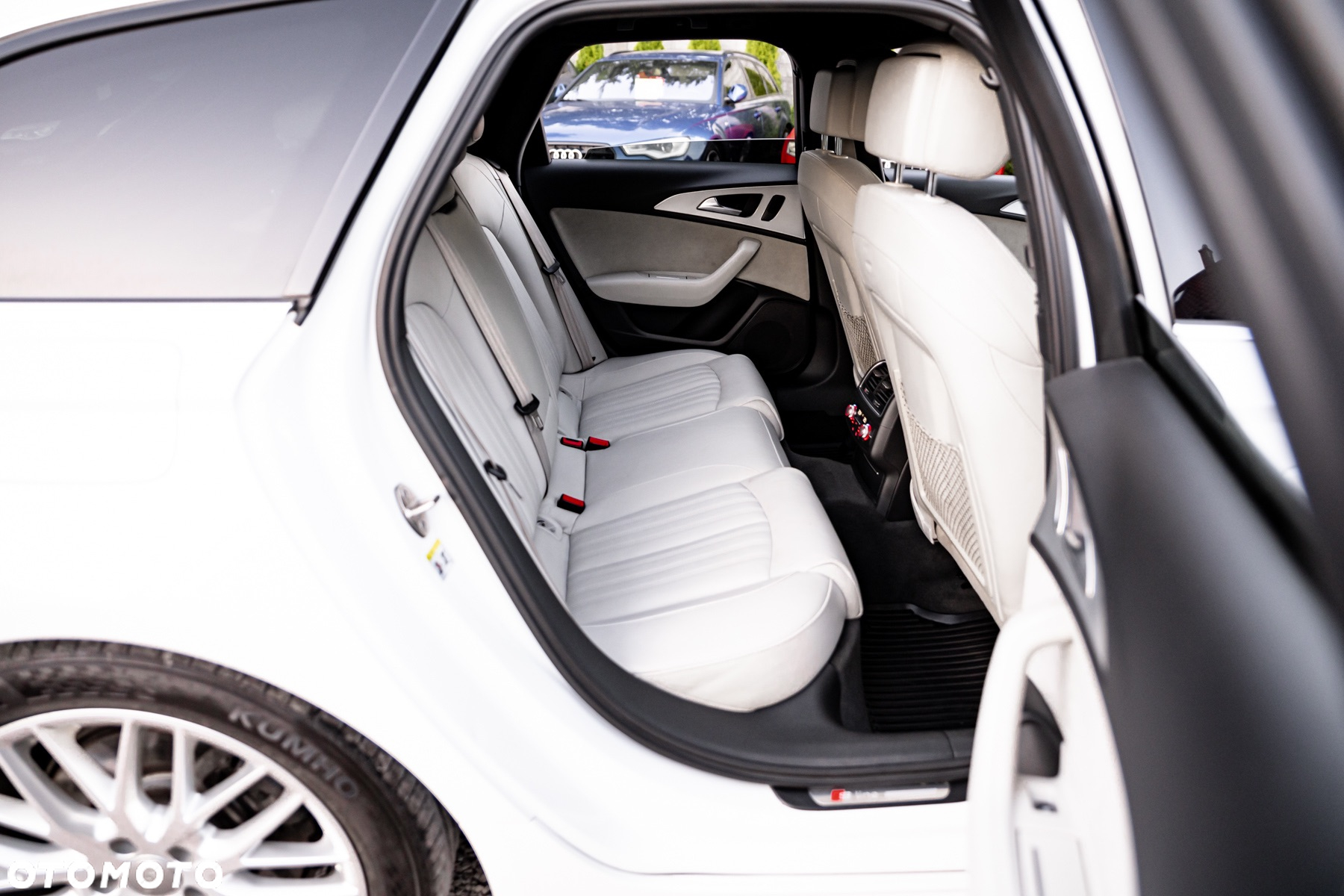 Audi A6 Avant 3.0 TDI quattro S tronic - 24