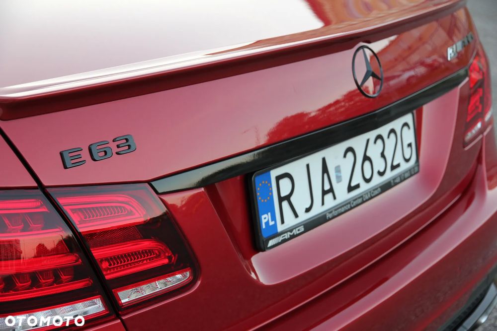 Mercedes-Benz Klasa E 63 AMG S 4-Matic - 13