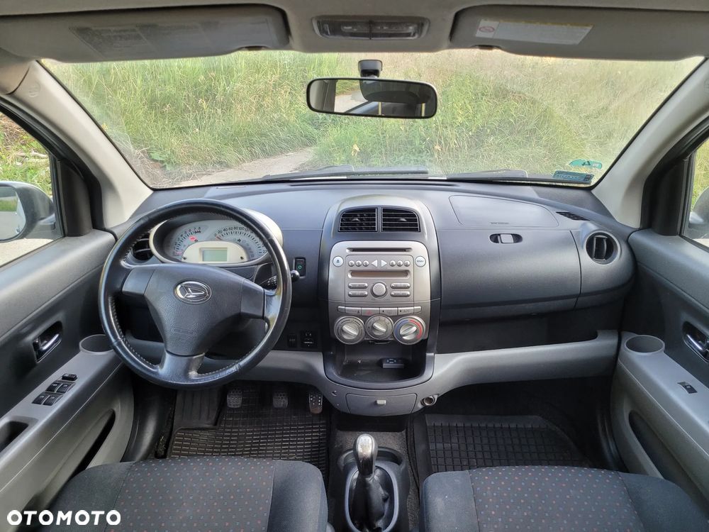 Daihatsu Sirion - 10