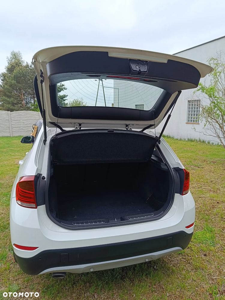 BMW X1 sDrive18d xLine - 23