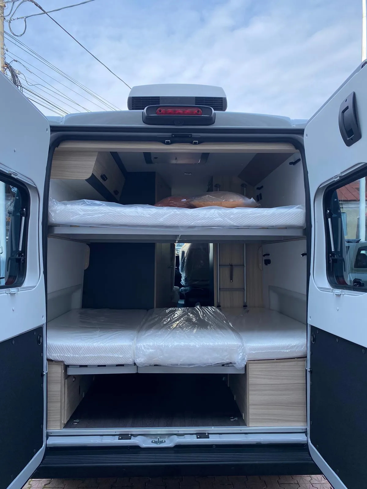 Adria SunLiving V 60 SP Family - 25