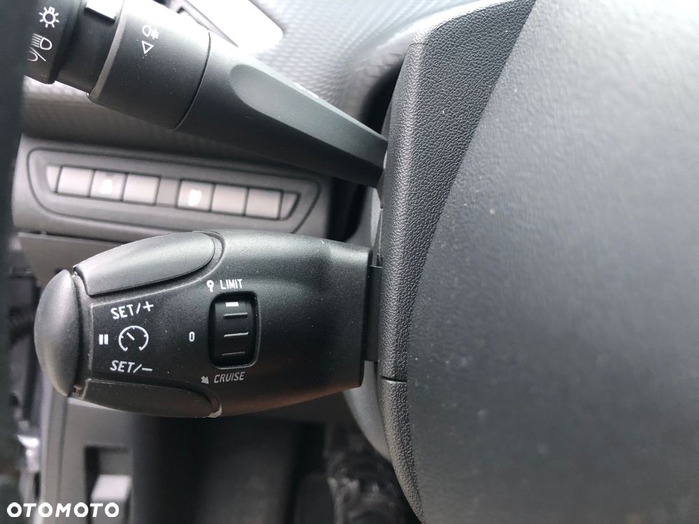 Peugeot 2008 1.2 Pure Tech Access - 23