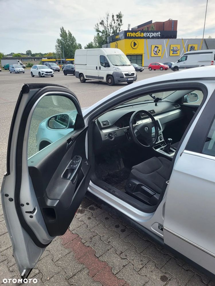 Volkswagen Passat 1.8 TSI Trendline - 9