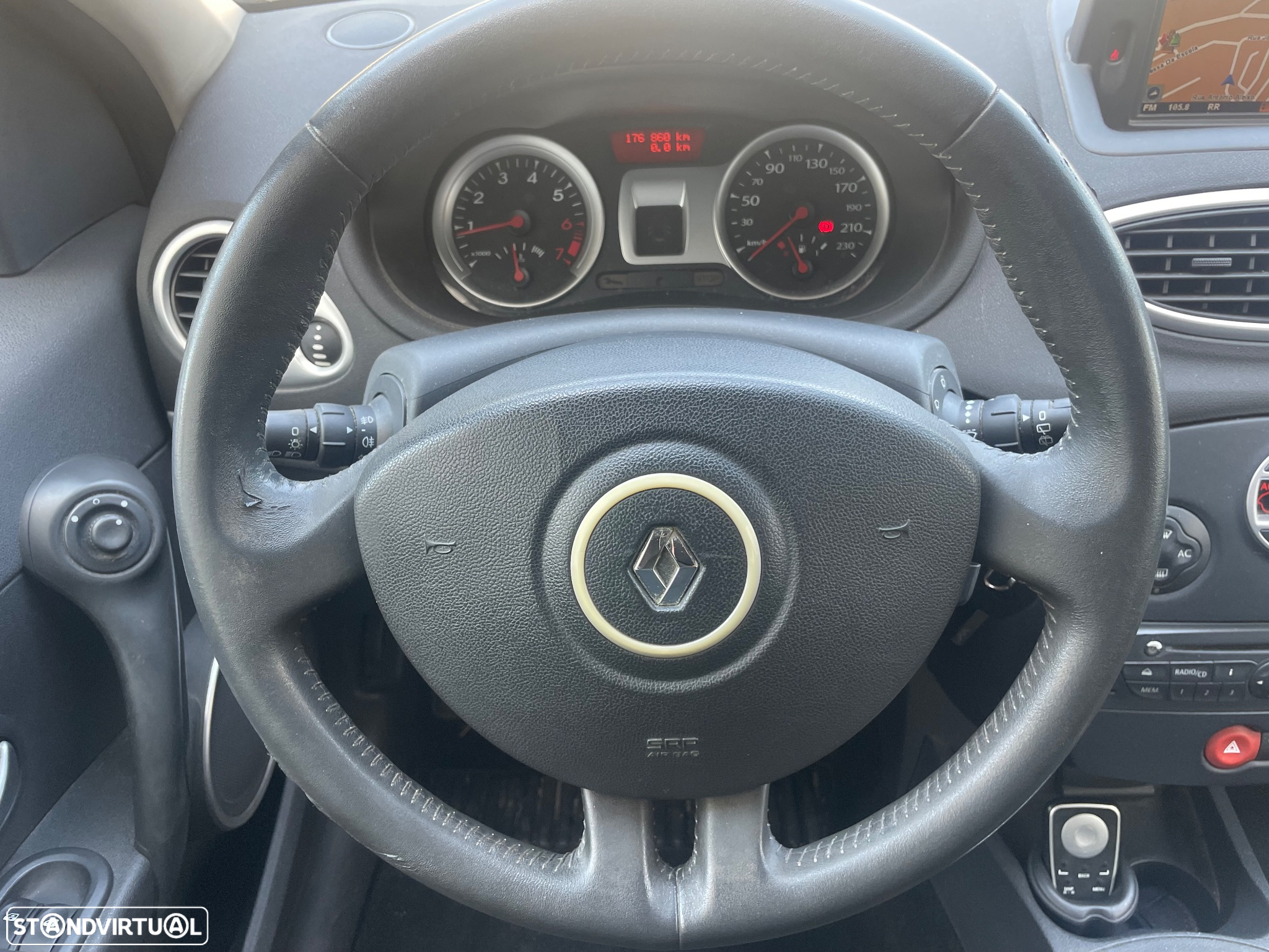Renault Clio 1.2 16V Dynamique S - 12