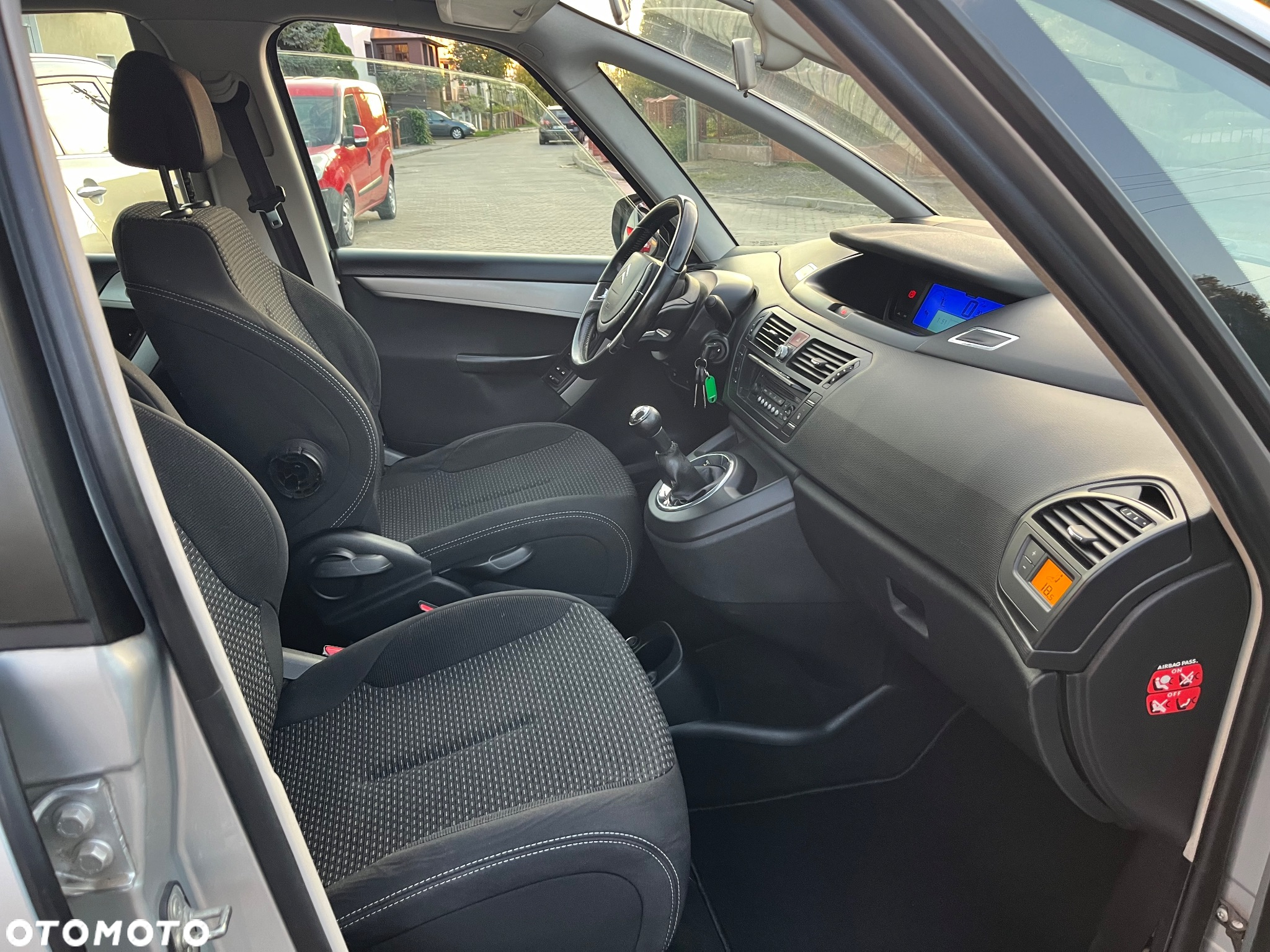 Citroën C4 Picasso 1.6 HDi FAP Style - 7
