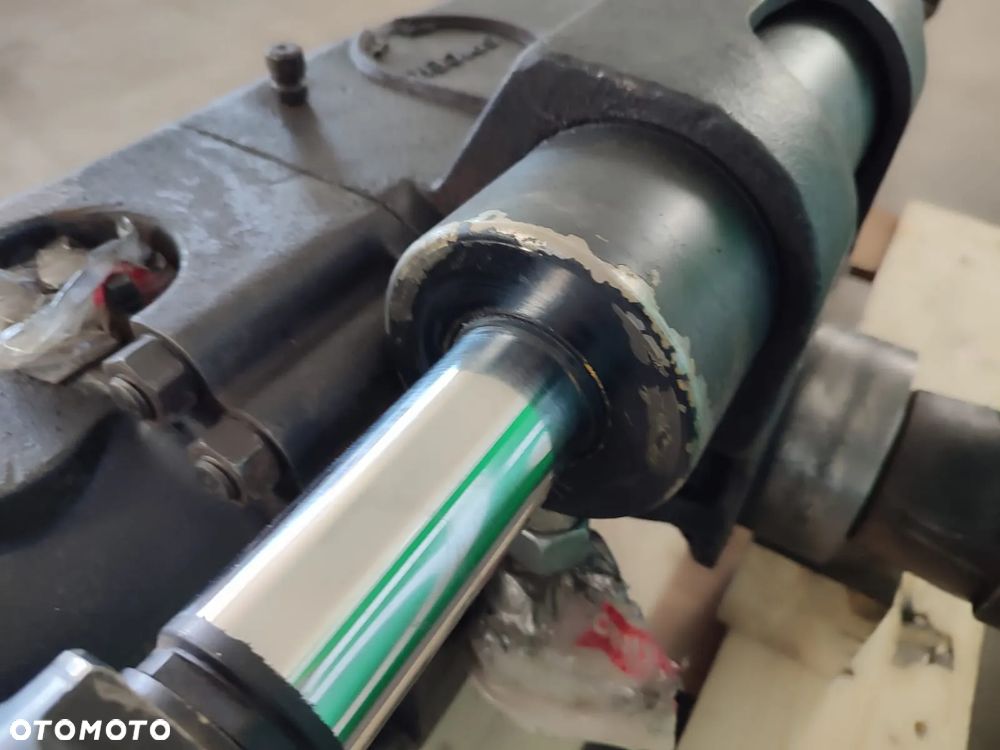 Most napędowy 212/628  254999 Manitou MLT 845 - 10