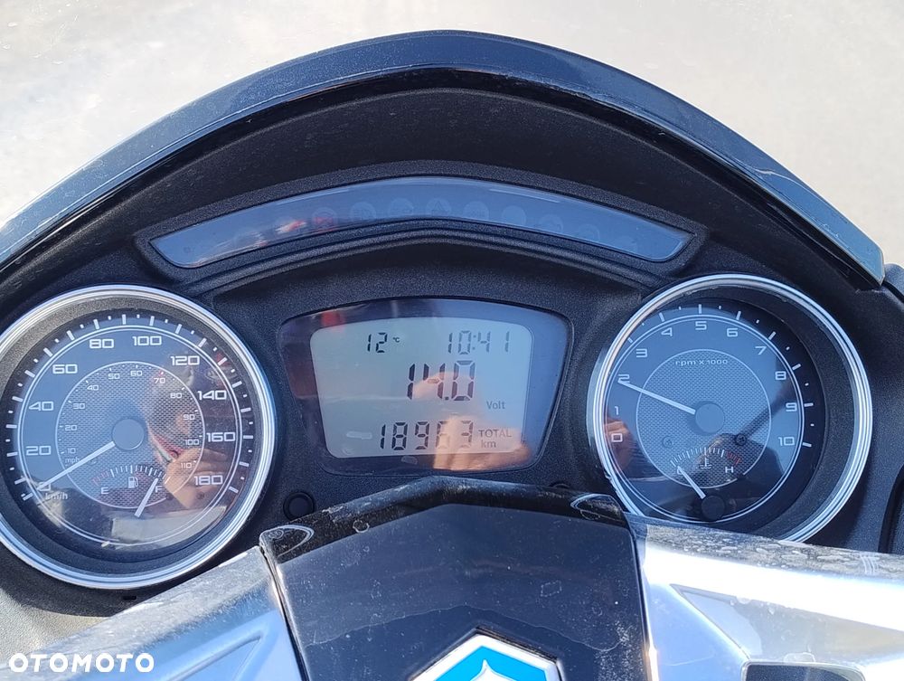 Piaggio X10 - 8