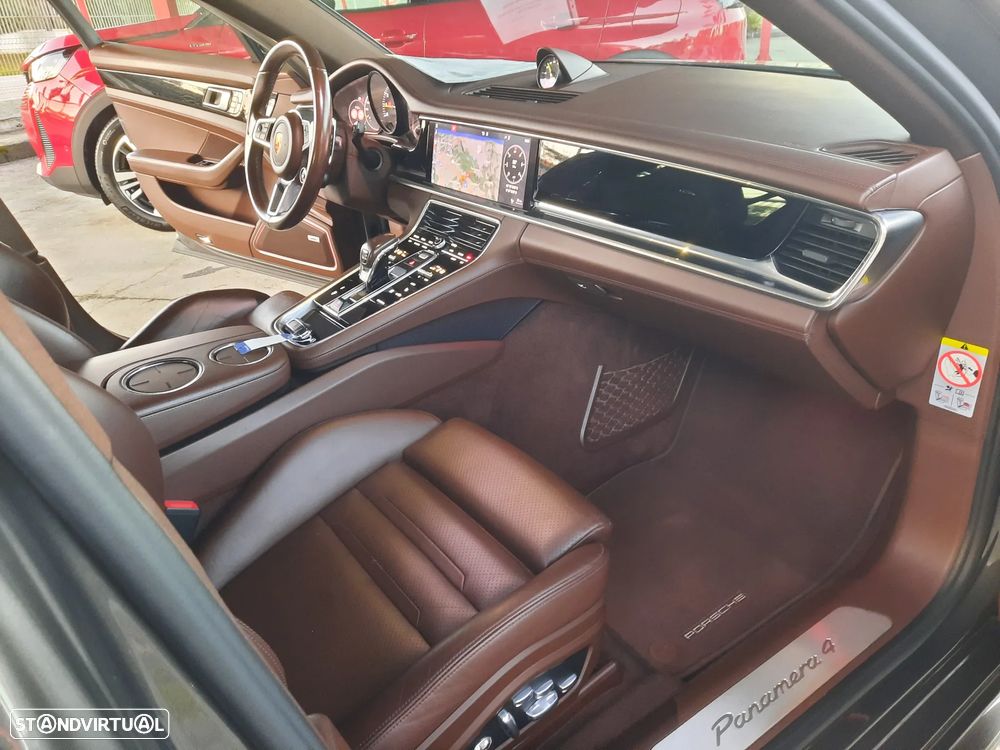Porsche Panamera 4 E-Hybrid - 34