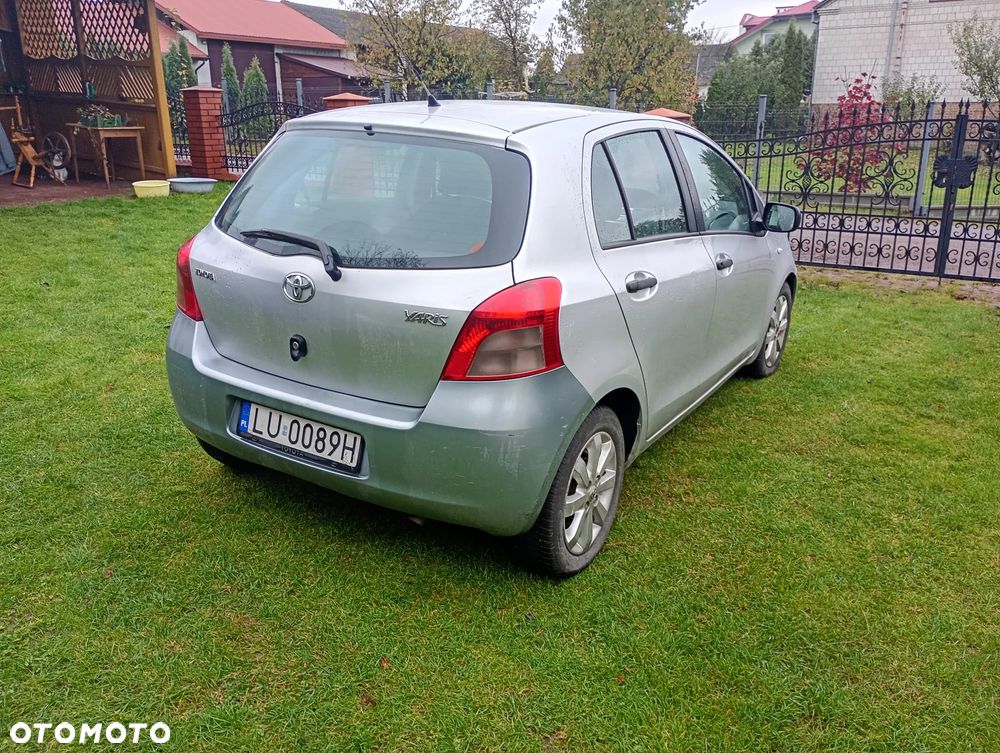 Toyota Yaris - 7