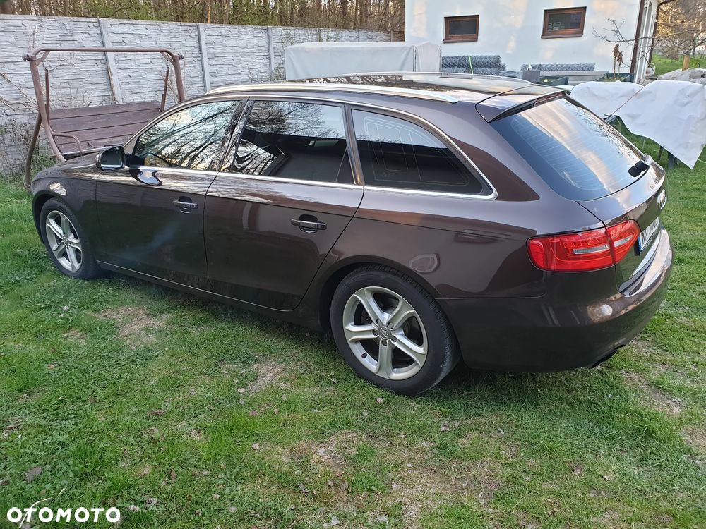 Audi A4 Avant 2012 photo 2