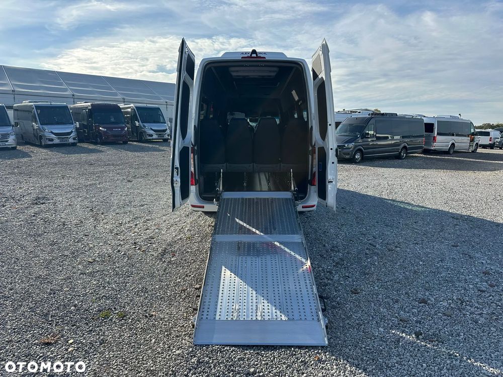 Mercedes-Benz eSprinter - 11