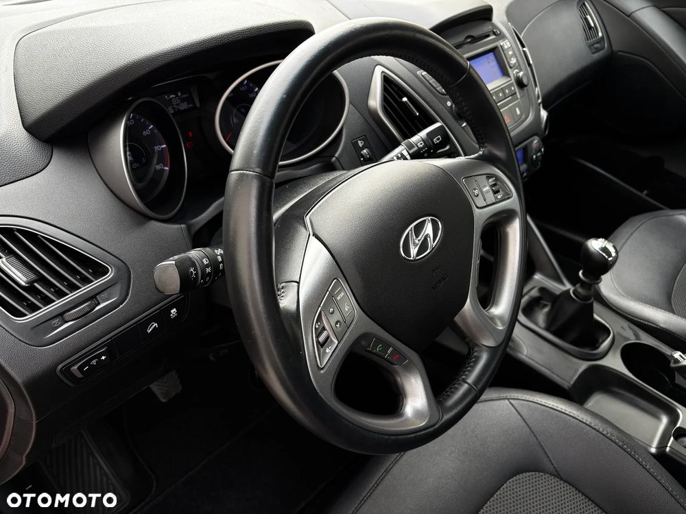 Hyundai ix35 1.6 2WD Fifa World Cup Edition - 33