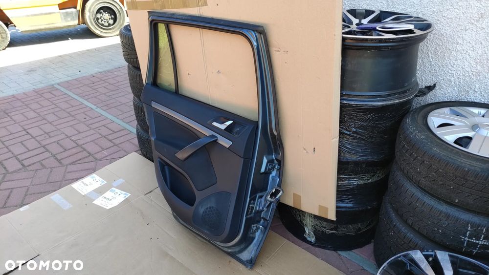Drzwi lewe tylne Skoda Octavia II kombi kod: 9901 - 4