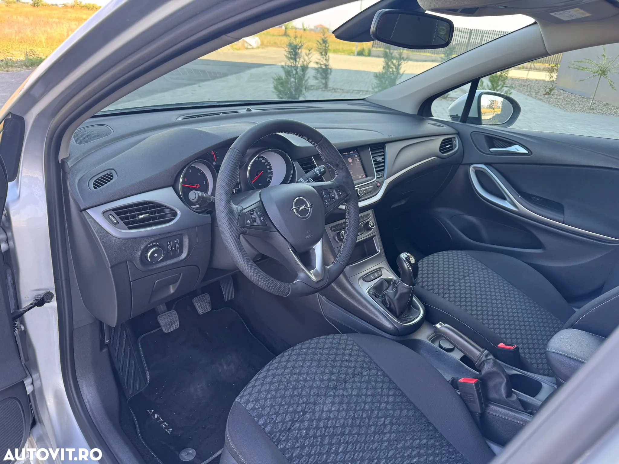 Opel Astra 1.5 D Start/Stop Sports Tourer Edition - 9