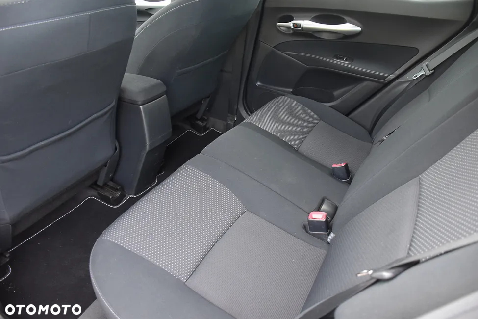 Toyota Auris 2.0 D-4D Prestige - 35