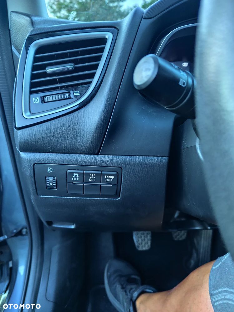 Mazda 3 - 9