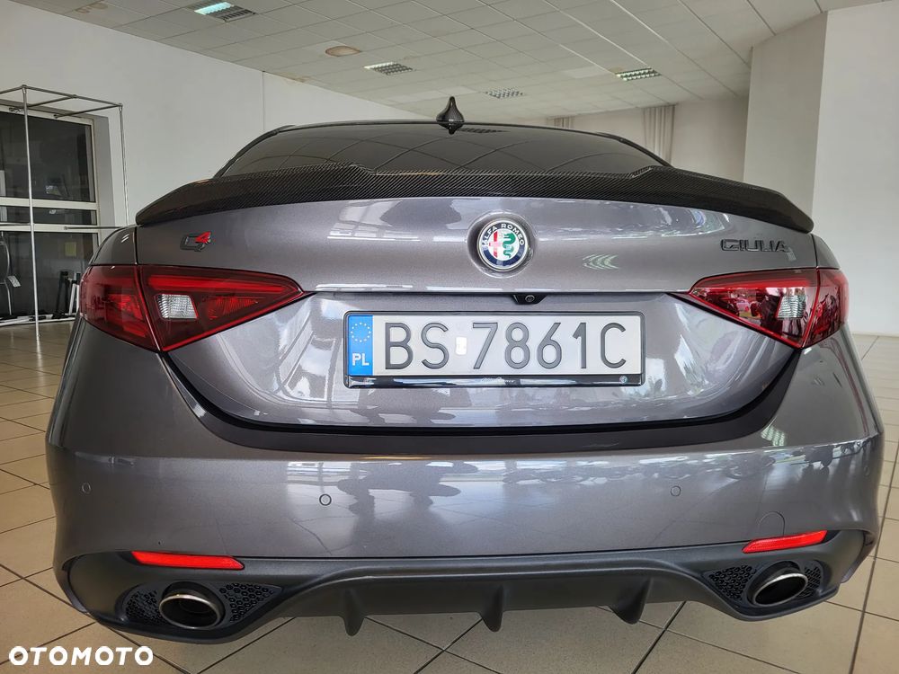 Alfa Romeo Giulia 2.0 Turbo 16V AT8-Q4 Ti - 9