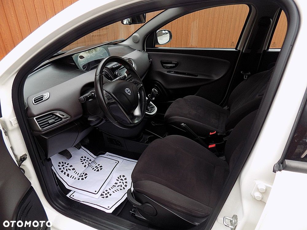 Lancia Ypsilon 0.9 Black&Red S&S - 5