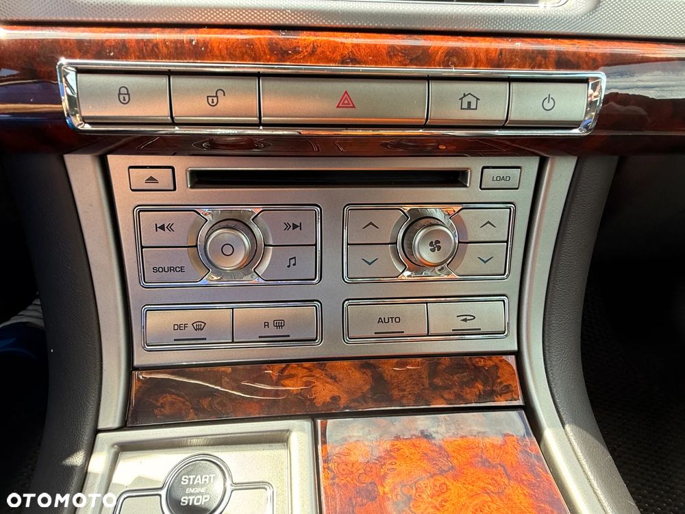 Jaguar XF 2.7 V6 D Luxury - 21