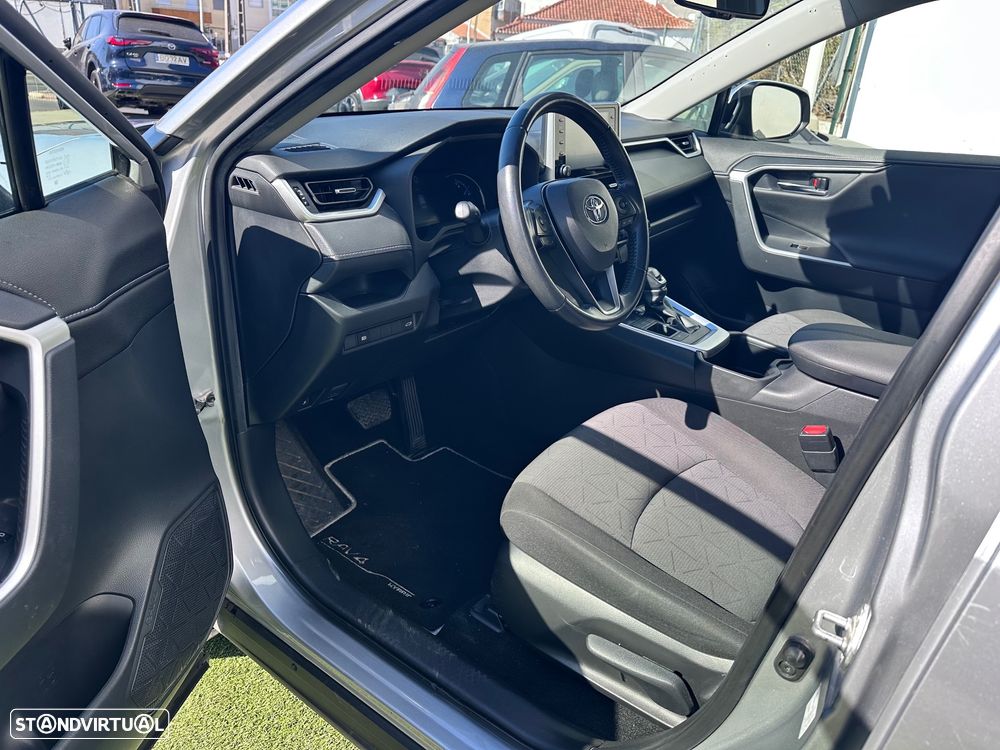 Toyota RAV4 2.5 HDF Comfort — fotografia 5