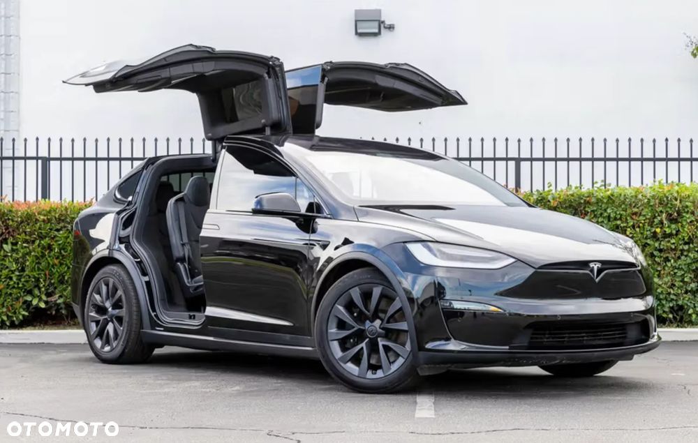 Tesla Model X - 2
