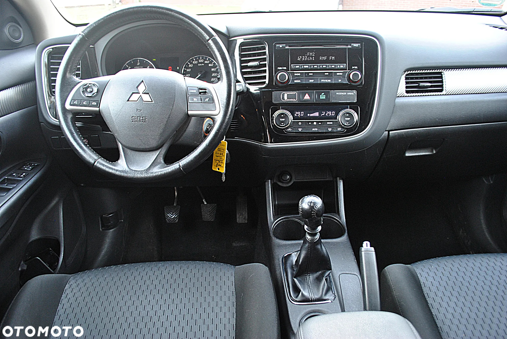 Mitsubishi Outlander 2.2 DID Intense + - 11