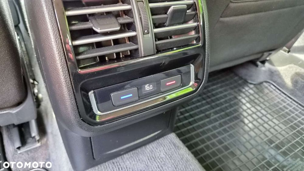 Volkswagen Passat - 19