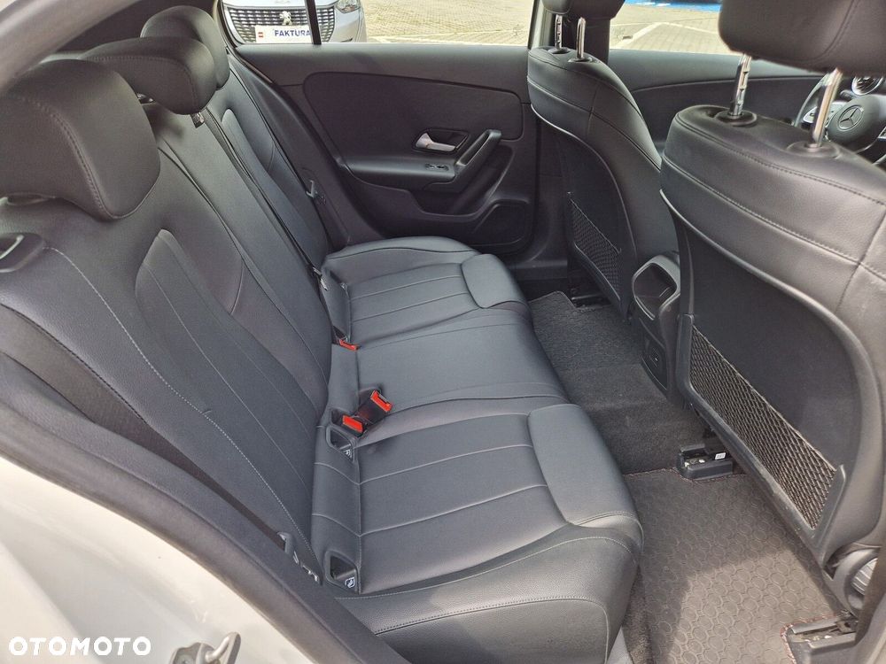 Mercedes-Benz Klasa A 180 Style 7G-DCT - 34