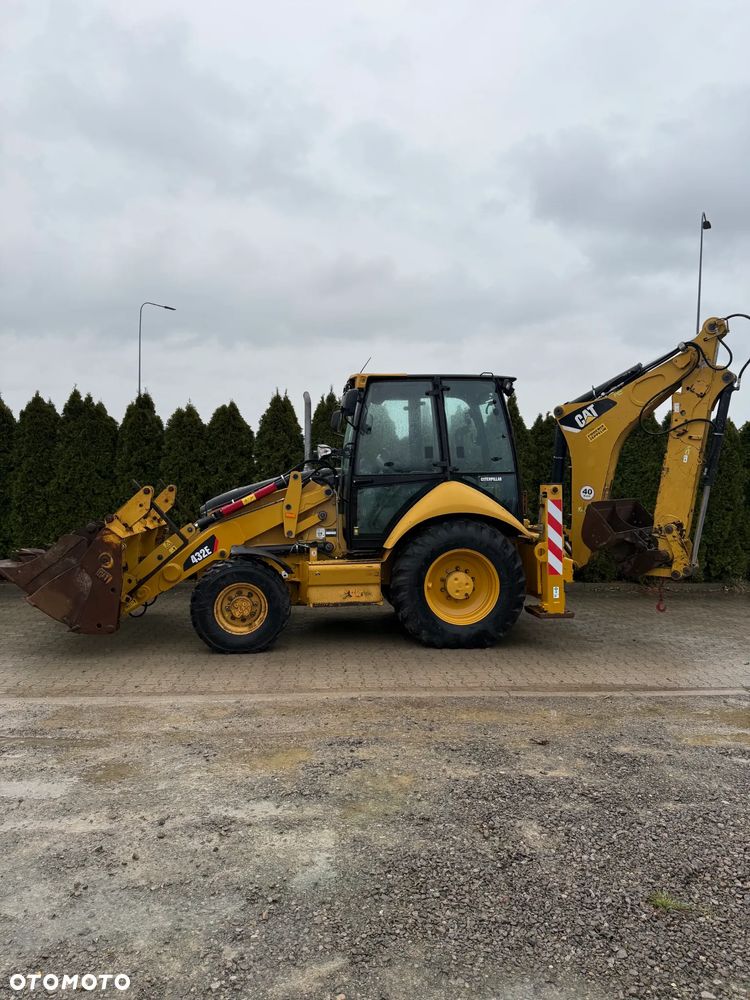 Caterpillar 432E - 4