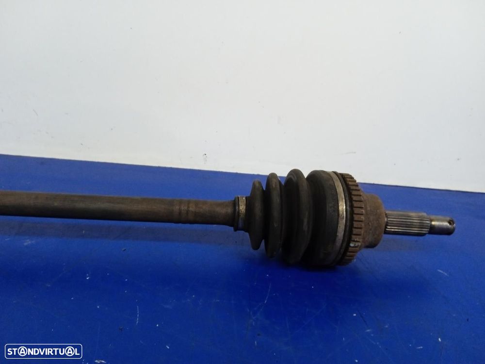 TRANSMISSÃO FRONTAL DIREITA HYUNDAI TRAJET 2002 -D4EA - 2