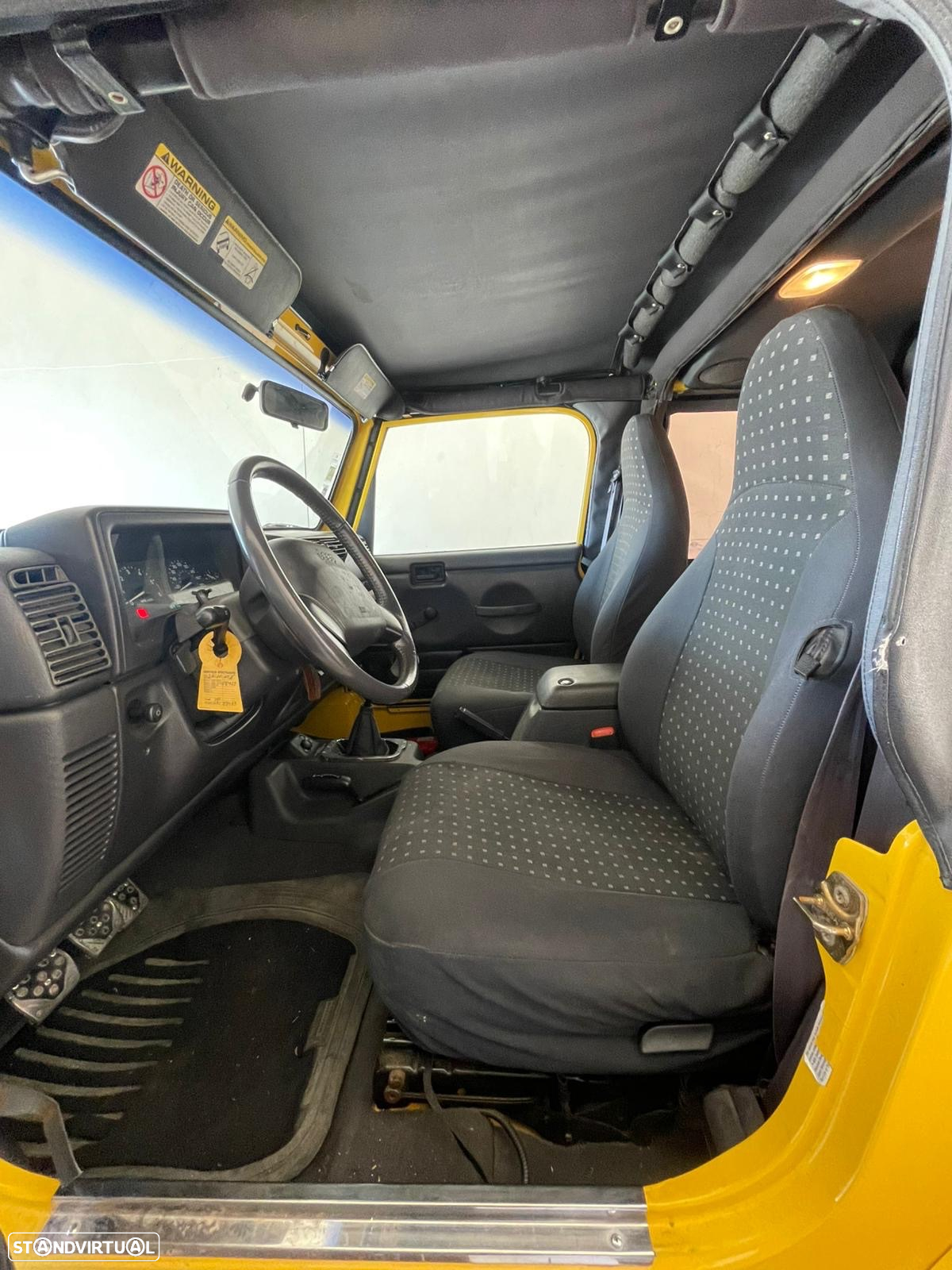 Jeep Wrangler 2.5 Sport Hard Top - 12