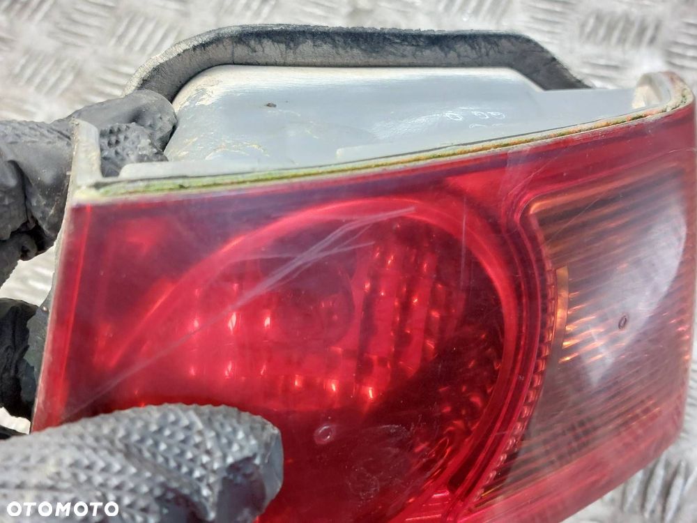 LAMPA PRAWY TYŁ STANLEY HONDA ACCORD VII SEDAN - 6