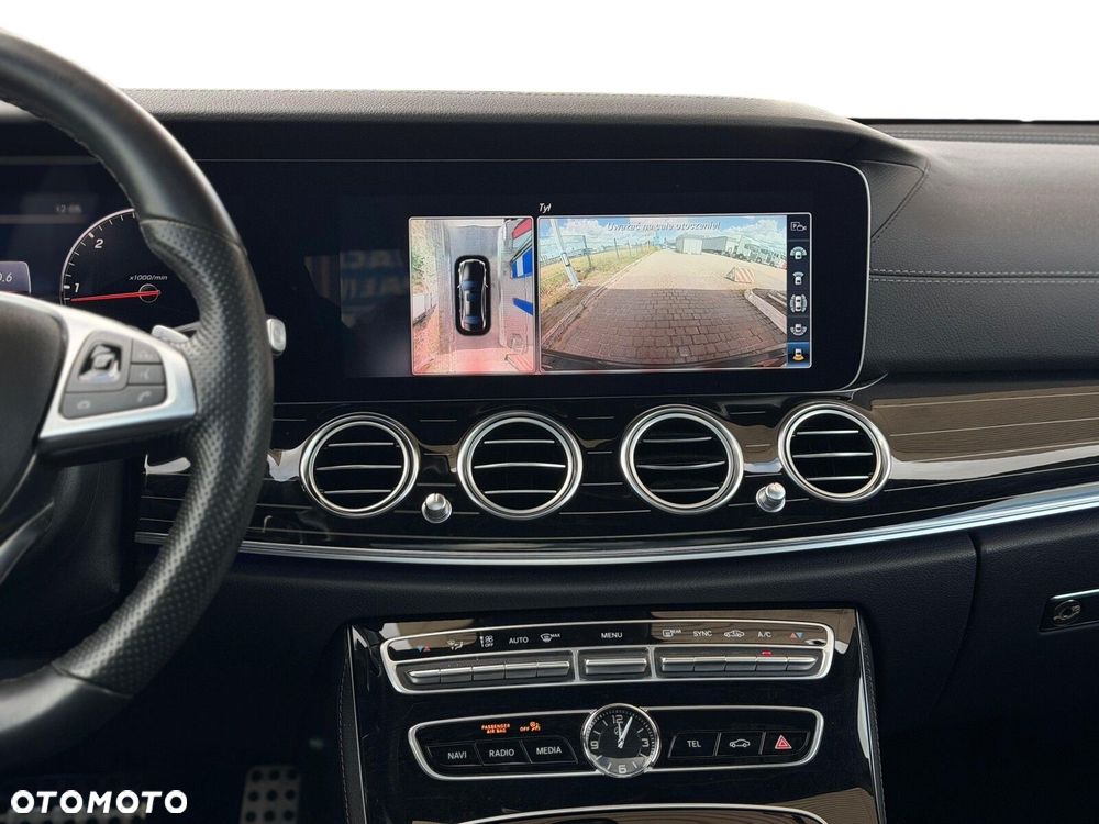Mercedes-Benz Klasa E 220 d 4-Matic AMG/Avantgarde - 32