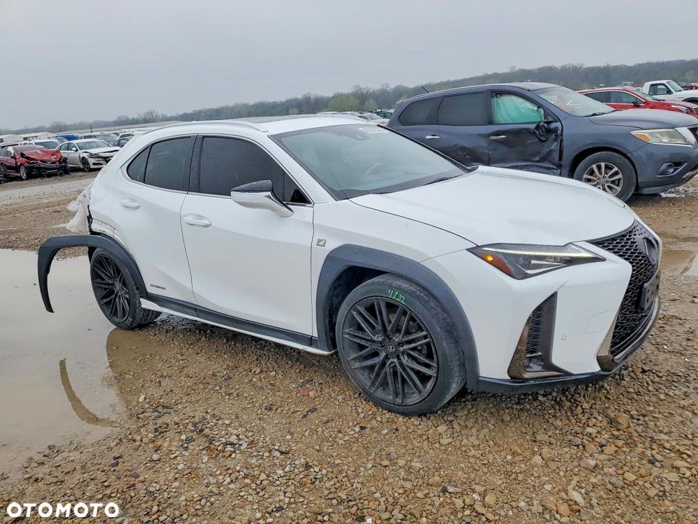 Lexus UX 250h - 3