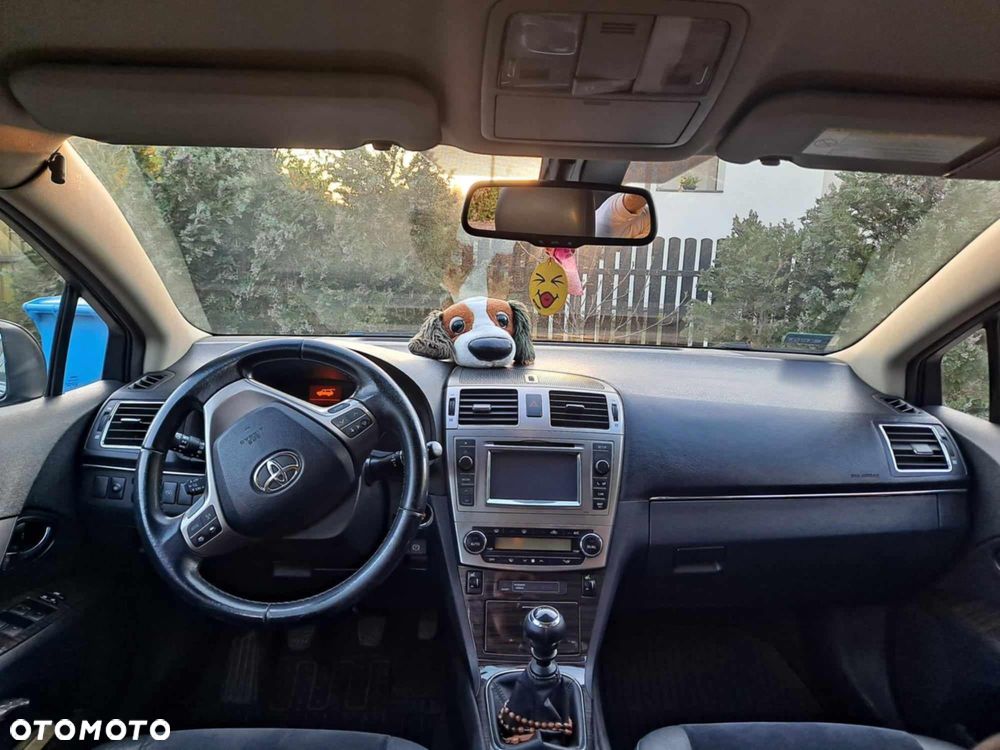 Toyota Avensis 2.0 D-4D Premium - 2