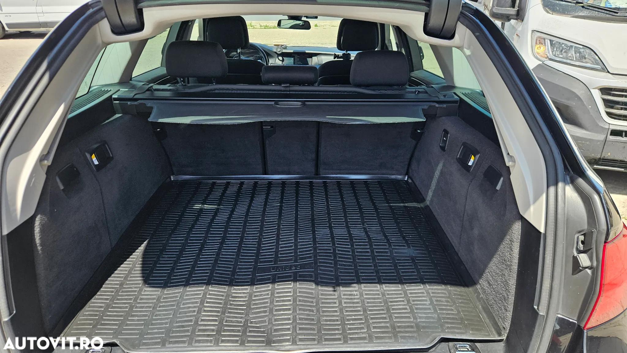BMW Seria 5 520d Touring Aut. - 12
