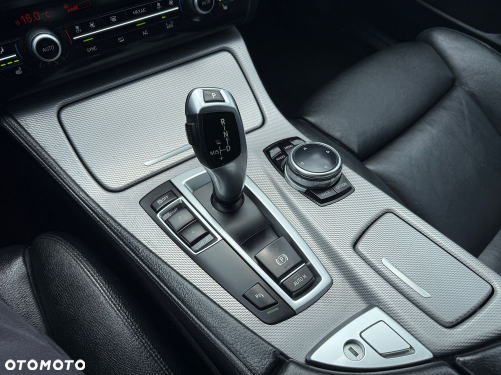 BMW Seria 5 525d Sport-Aut Luxury Line - 18