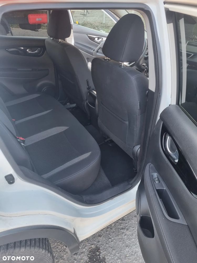 Nissan Qashqai 1.6 DCi N-Connecta - 11
