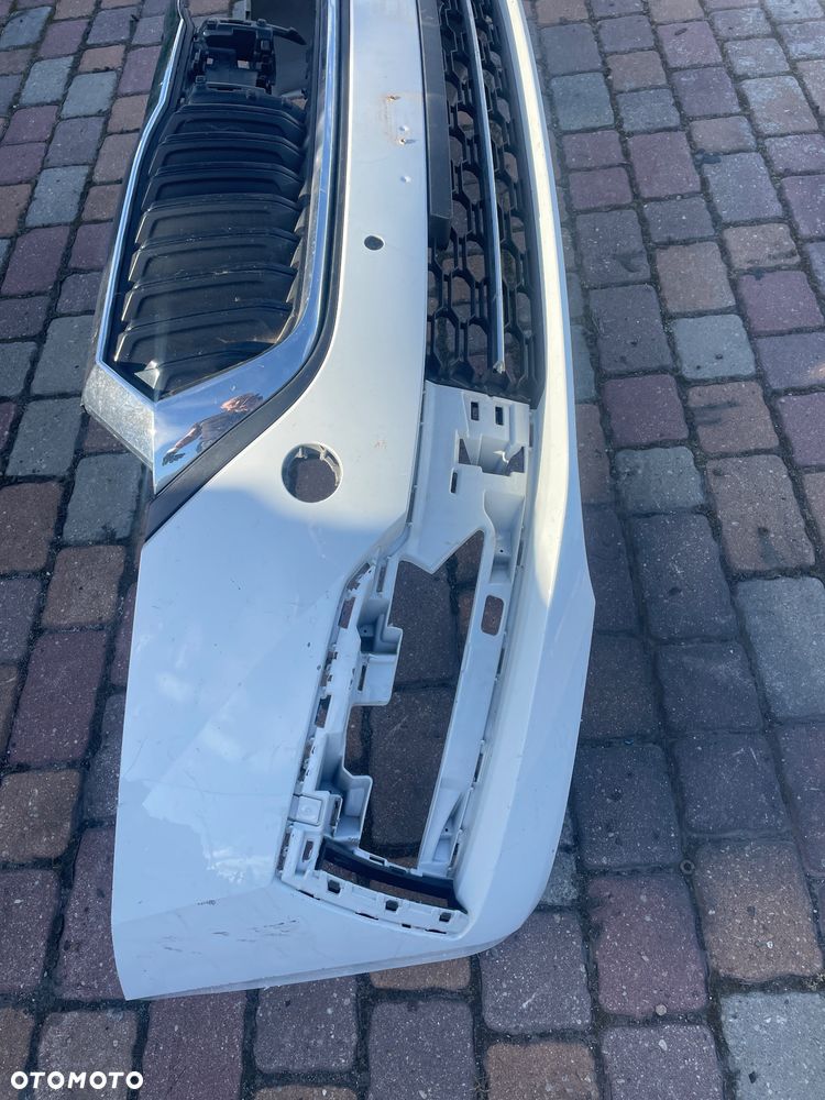 SKODA OCTAVIA IV zderzak przód przedni 124031190100 A8 NP - 2