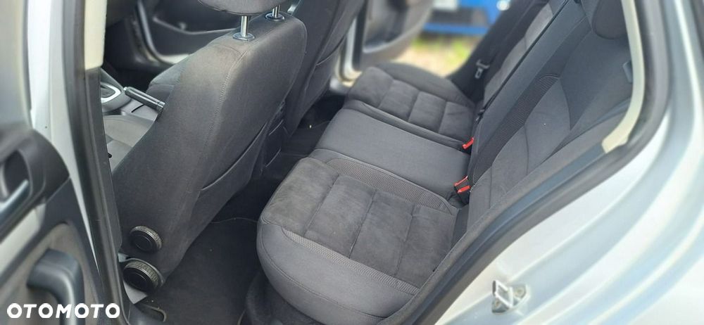 Volkswagen Golf - 10