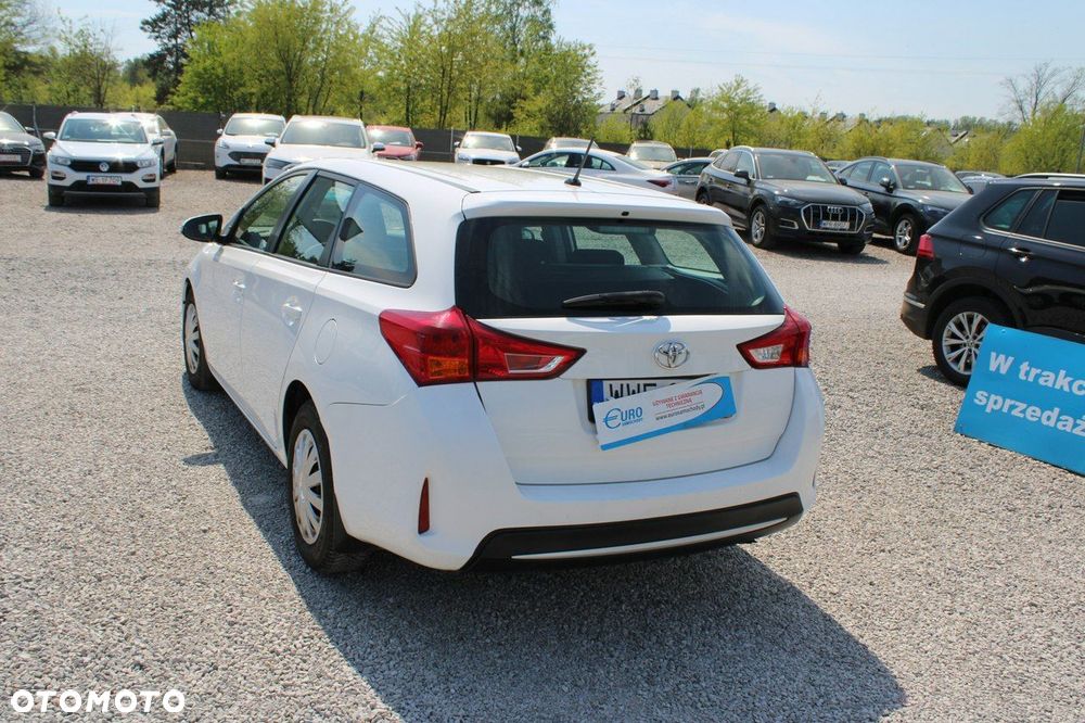 Toyota Auris - 8
