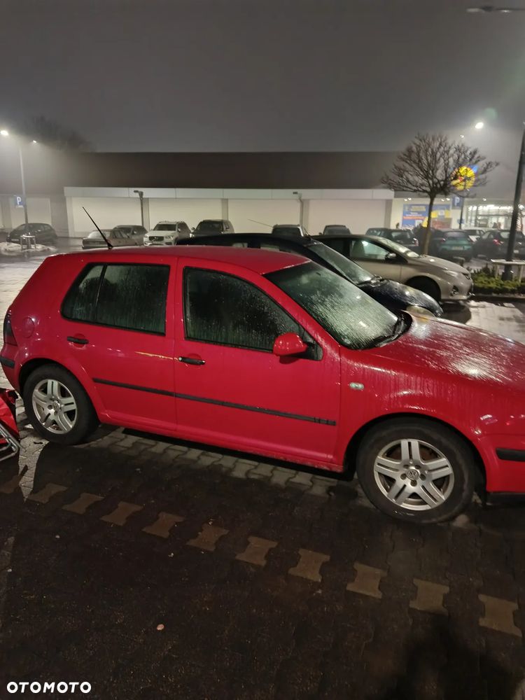 Volkswagen Golf - 2