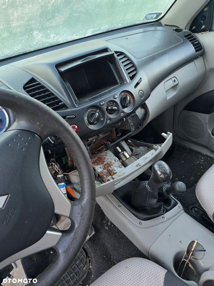 Mitsubishi L200 2.5 DID Instyle - 9