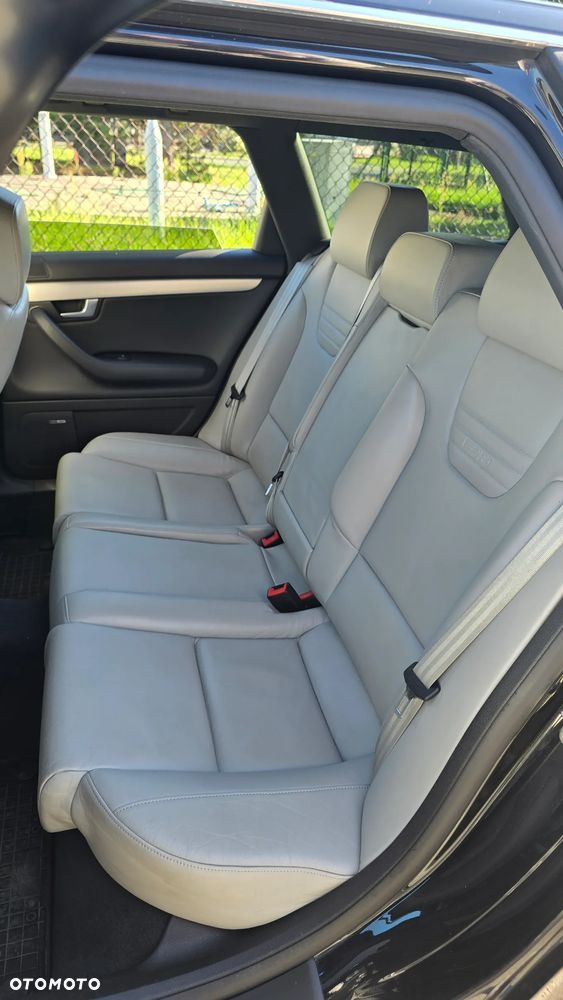 Audi S4 Limousine 4.2 Quattro - 30