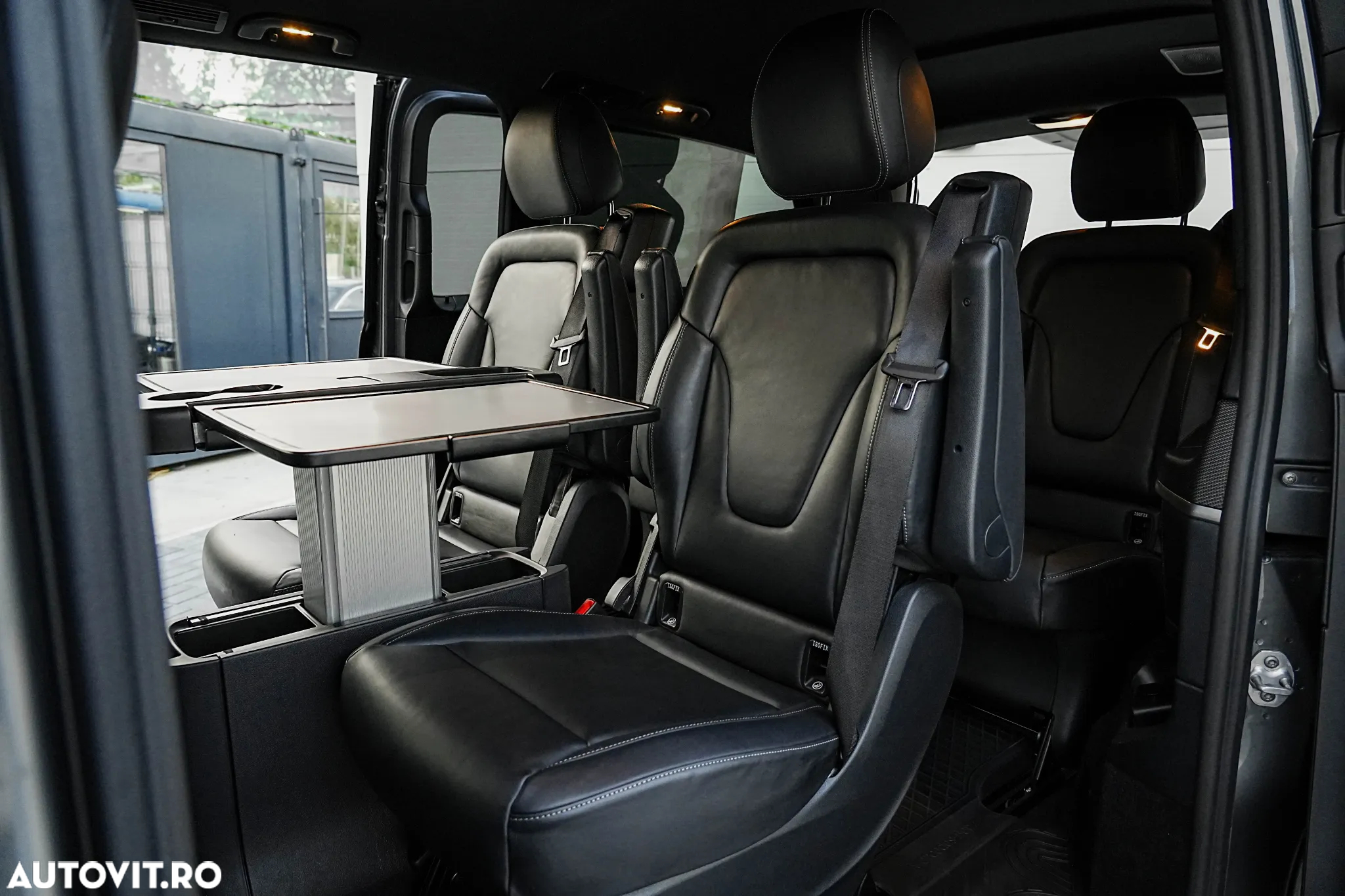 Mercedes-Benz V 300 d lang 4Matic 9G-TRONIC Avantgarde Edition 2023 - 11