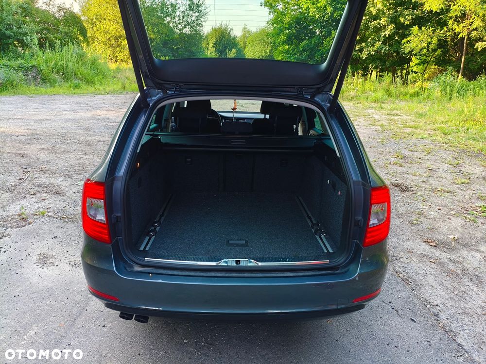 Skoda Superb 2.0 TDI DSG Elegance - 14